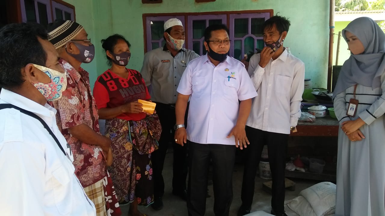 Kepala Dinas sosial ( H. AHMAT A, S. Kep. MM ) bersama Korda BSP Lotim Berkunjung ke Desa Lenting, Kecamatan Sakra Timur